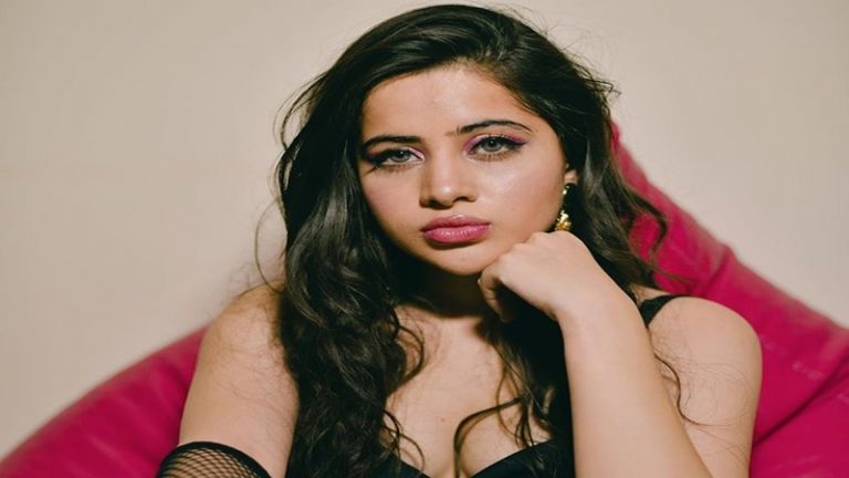 ‘…तो बिना कपड़ों के जाती’: उर्फी जावेद ने ब्रा दिखाने का किया बचाव, कभी कहा था – ‘लोग समझते थे पोर्न स्टार’