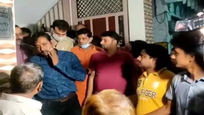 बंगाल पुलिस अलीगढ़ मार