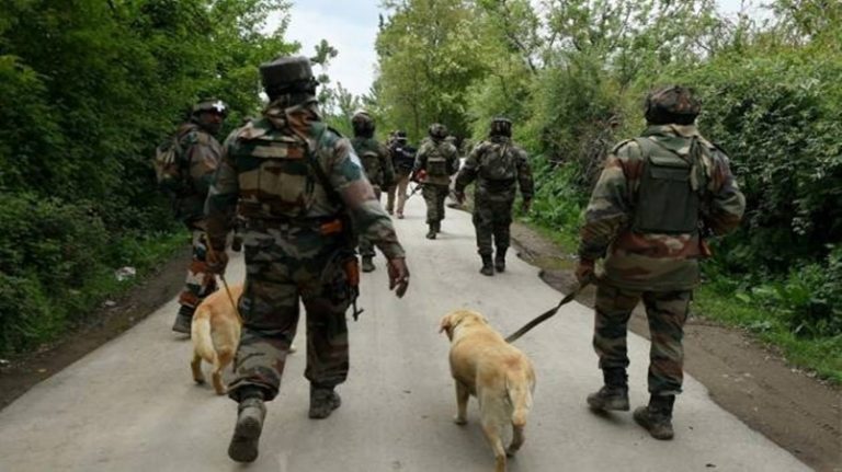 जम्मू-कश्मीर: आतंकियों ने दो और गैर-कश्मीरी हिंदुओं की हत्या की, गोलीबारी में एक घायल, मरने वाले दोनों बिहारी