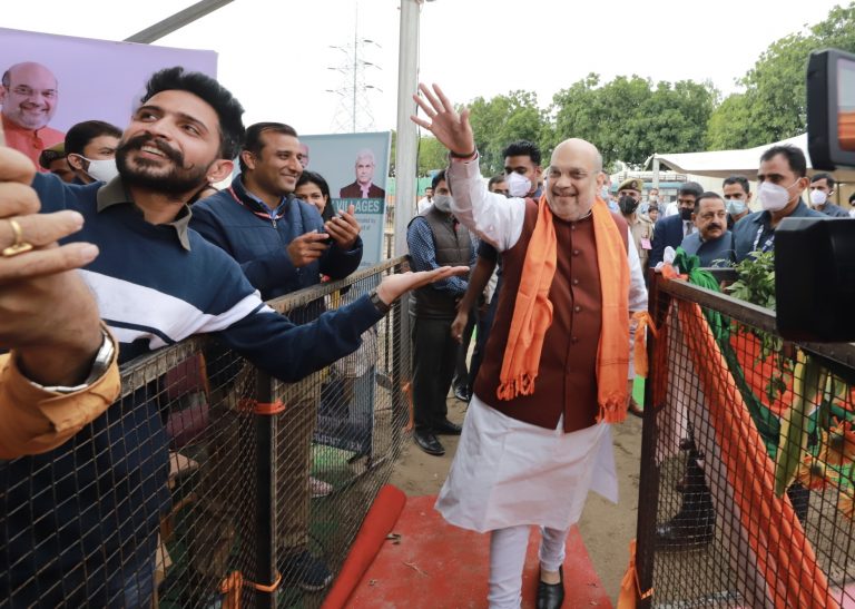 J&K में आएगा ₹51000 करोड़ का निवेश, जम्मू-श्रीनगर में मेट्रो भी: सरहद के अंतिम गाँव तक पहुँचे अमित शाह, जवानों से मिले