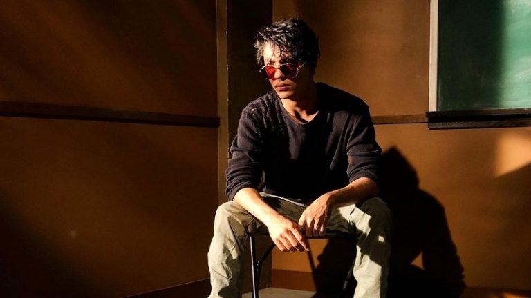 4 दिन से टॉयलेट नहीं गए, नहाया भी नहीं: जेल में केवल पार्ले-जी खा रहे आर्यन खान, तबीयत को लेकर कर्मचारी चिंतित