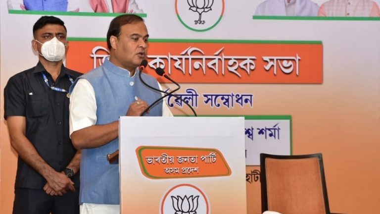 ‘असम के अधिकतर मुस्लिम धर्मांतरित, उनके हिन्दू पूर्वज नहीं खाते थे बीफ’: बोले CM हिमंता बिस्वा सरमा – मेरे फैसले से वो खुश