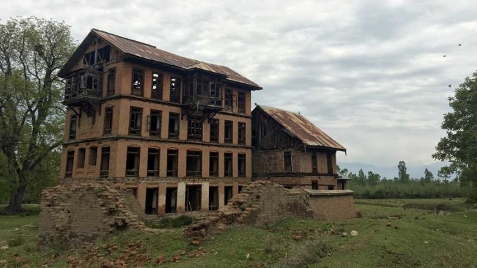 कश्मीरी पंडित, जमीन कब्जा, आतंकी