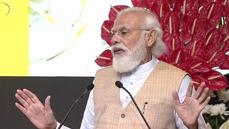 कचरे के ढेर व गंदे पानी से मुक्त होंगे शहर, दिल्ली का ‘पहाड़’ भी हटेगा: PM ने लॉन्च किया स्वच्छता 2.0, सफाईकर्मियों को बताया ‘महानायक’