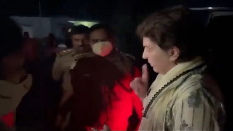 प्रियंका गाँधी ने पुलिस से की झड़प, AAP के संजय सिंह को भी रोका गया: लखीमपुर खीरी मामले में मंत्री के बेटे पर FIR