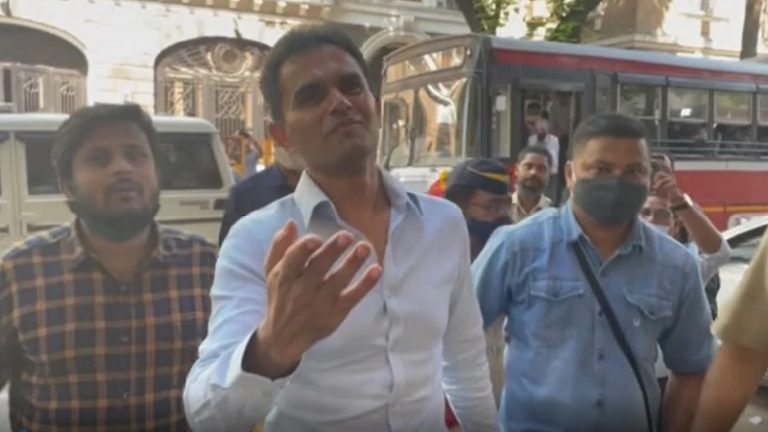 ‘गवाह ने पैसे के लिए समीर वानखेड़े पर लगाए झूठे आरोप’: स्टिंग जारी करने वाले ने कहा – नवाब मलिक से मेरे परिवार को खतरा