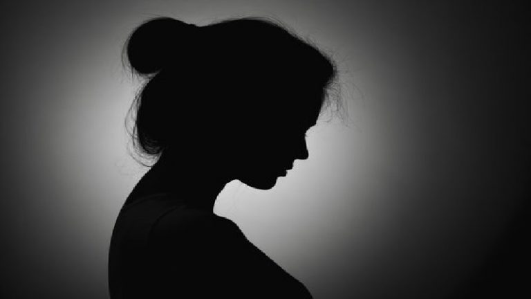 बेटी के जन्म के बाद पता चला मुस्लिम है फर्जी आधार वाला ‘राहुल शर्मा’, हिन्दू महिला को बना दिया मुस्लिम: पहले मंदिर में की थी शादी