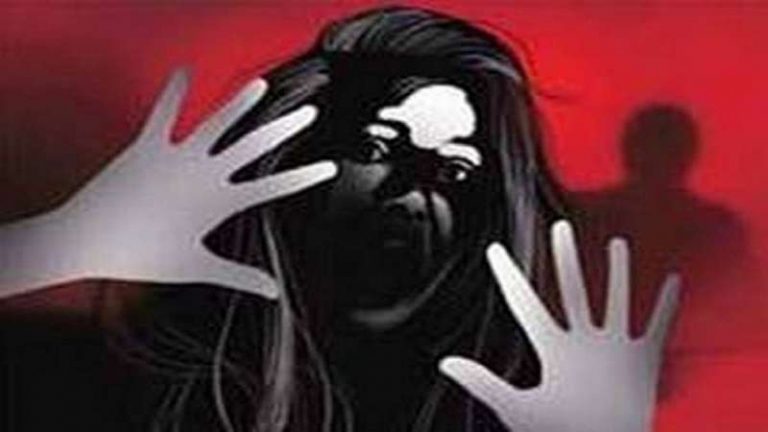 निकाह का झाँसा दे मदरसे की छात्रा से मौलवी ने रेप किया, जबरन गर्भपात कराया: मामला खुलते ही हुआ फरार