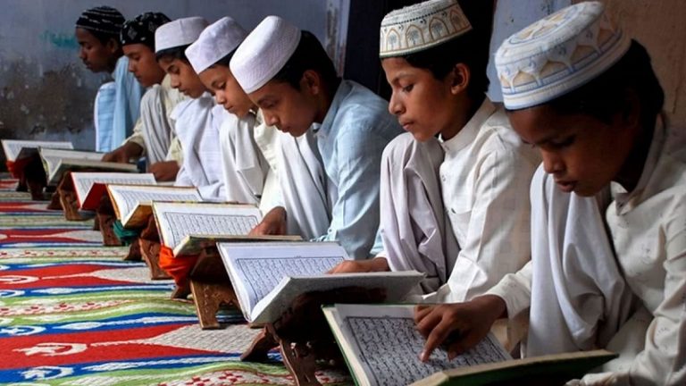 भारत-नेपाल सीमा पर 2 दशक में 4 गुना बढ़ गई मस्जिदों-मदरसों की संख्या, खाड़ी से फंडिंग की आशंका: खुफिया एजेंसियाँ अलर्ट