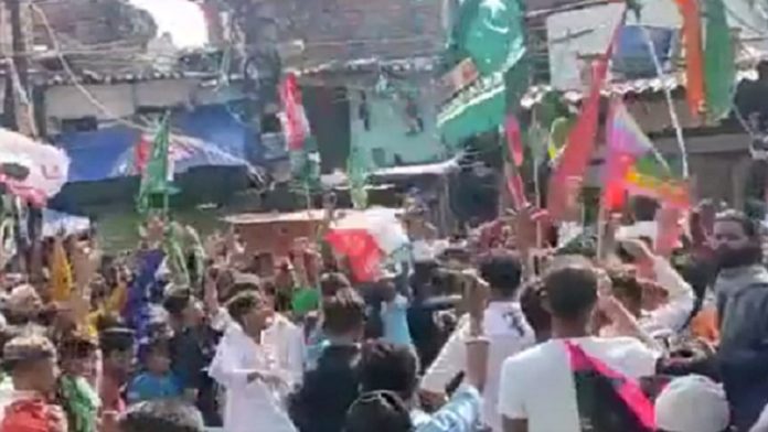 नोएडा, पाकिस्तान जिंदाबाद, नारे