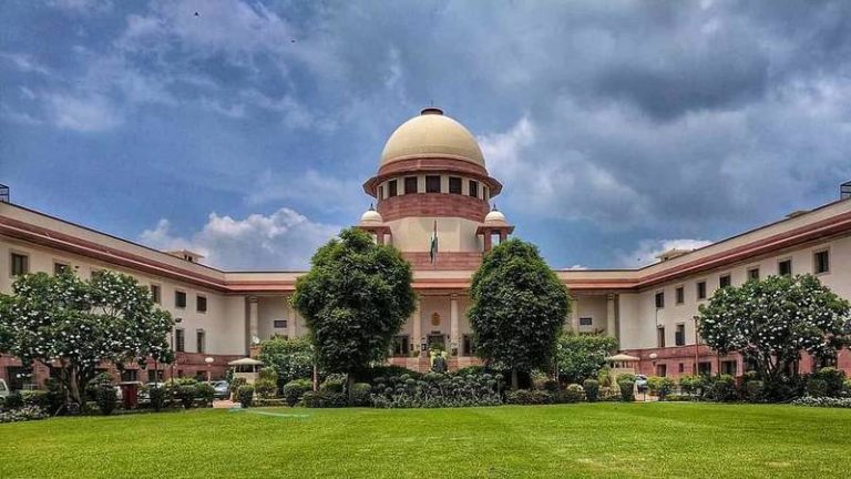लखीमपुर खीरी हिंसा मामले का SC ने लिया स्वत: संज्ञान, चीफ जस्टिस के नेतृत्व में तीन न्यायधीशों की पीठ कल करेगी सुनवाई