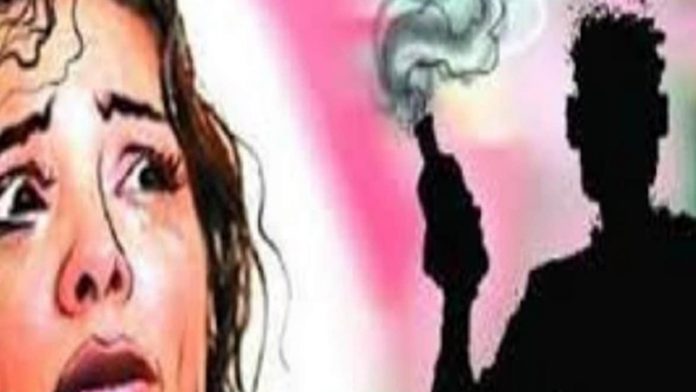 हापुड़ में युवती पर एसिड अटैक