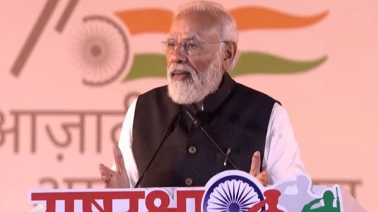 ‘अंग्रेजों की तरह लक्ष्मीबाई के पास संसाधन होते तो इतिहास कुछ और होता’: झाँसी में पीएम मोदी ने सेना को सौंपे स्वदेशी लाइट कॉम्बैट हेलीकॉप्टर, ड्रोन और UAV