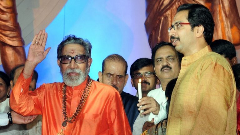 वो कार्टूनिस्ट थे, ये कार्टून डालने पर पीटते हैं: ‘नीच मानुष’ के साथ सत्ता भोग रहे उद्धव, पिता को जेल भेजने वाले को बना रखा है मंत्री