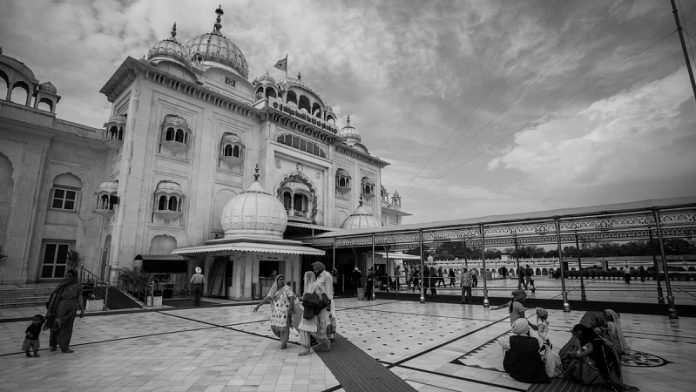 गुरुद्वारा बँगला साहिब, हिन्दू, सिख