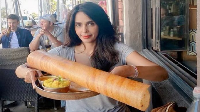 मल्लिका शेरावत, कमर, रोटी