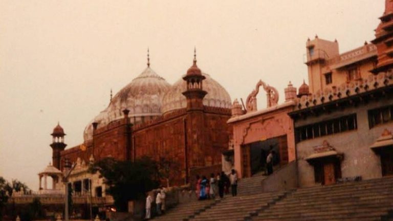 मथुरा की शाही ईदगाह मस्जिद में भगवान श्रीकृष्ण की प्रतिमा स्थापित करने का ऐलान, धारा-144 लागू