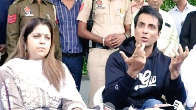 पंजाब के मोगा से विधानसभा चुनाव लड़ेंगी सोनू सूद की बहन: अभिनेता ने खुद किया ऐलान, कहा – चन्नी और केजरीवाल, दोनों अच्छे इंसान