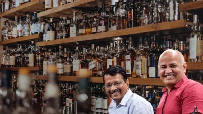 दिल्ली में शराब की ‘होम डिलीवरी’ करेगी केजरीवाल सरकार: नई आबकारी नीति से ₹8900 करोड़ कमाए, नहीं घटाया पेट्रोल-डीजल पर VAT