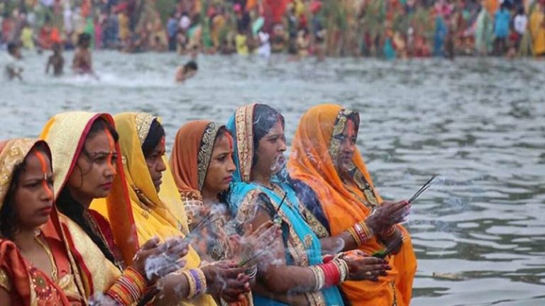 लालू राज से भागते बिहारी, दिल्ली में 90 के दशक में कैसे मनाते थे छठ: लोकपर्व के ब्रांड बनने की कहानी