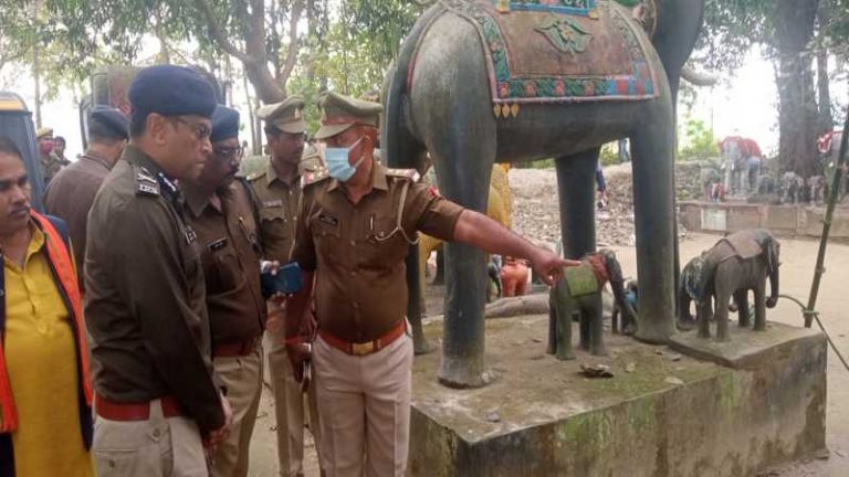 मंदिर की मूर्ति से ही साधु और साध्वी की हत्या, परिसर में ही मिले दोनों के शव: यूपी के महाराजगंज की घटना
