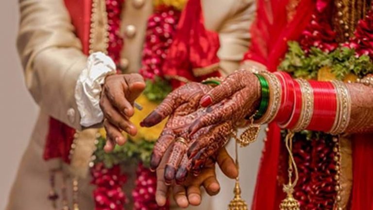 लालू प्रसाद यादव ने भतीजे की पत्नी से कर ली दूसरी शादी, दिल्ली में बढ़ी थी नजदीकियाँ: 4 दिन गायब रहने के बाद आया Video
