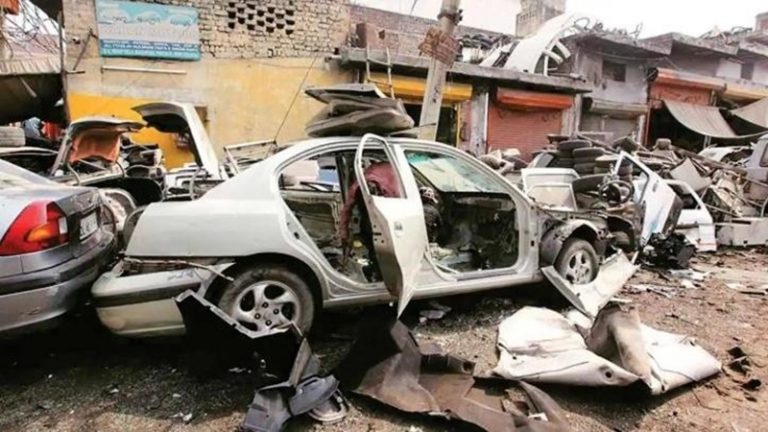 चोरी की कारों को खपाने के लिए कुख्यात मेरठ का सोतीगंज मार्केट बंद, हाजी इकबाल और हाजी गल्ला की संपत्ति कुर्क
