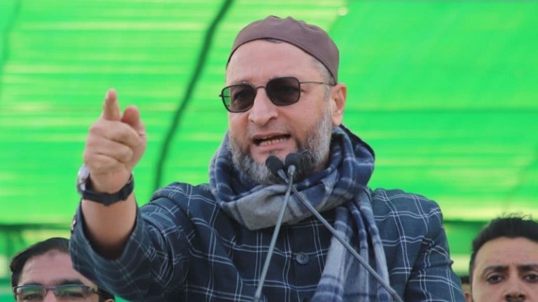 ’18 साल की लड़की सेक्स कर सकती है तो फिर शादी क्यों नहीं?’: यूपी में ओवैसी ने पूछा – बालिग़ लोगों की मर्जी में रोक-टोक क्यों?