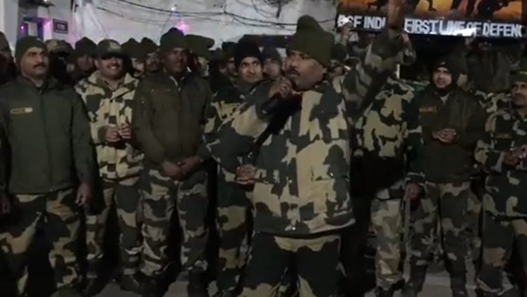 ‘इस्लाम कसम भारत के आगे टिकेगा पाकिस्तान नहीं’ – नए साल 2022 से पहले जम्मू-कश्मीर में BSF, वीडियो वायरल