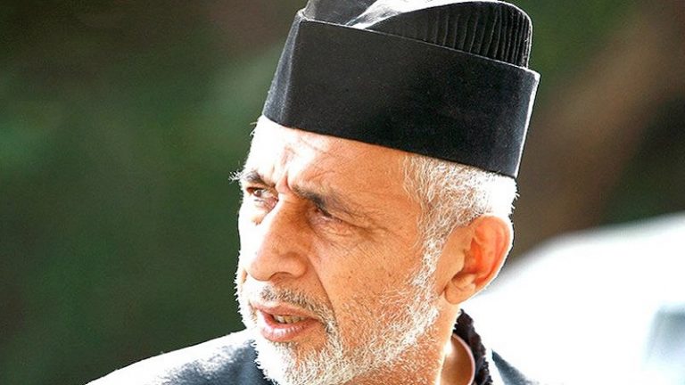 नसीर साहब! जब आपके घर में कॉकरोच आता है तो आप उसे ‘शरणार्थी’ कहते हैं क्या… मुगल भारत के निर्माता नहीं, कॉकरोच थे