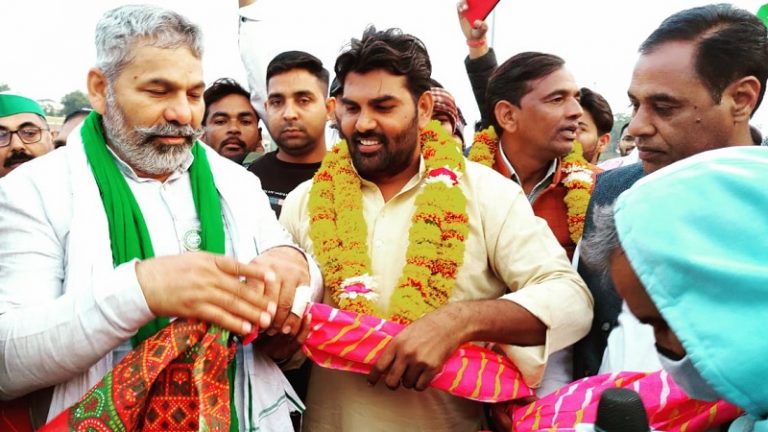‘फिर से शुरू होगा आंदोलन, किसानों को 13 महीने की ट्रेनिंग भी’: राकेश टिकैत ने धमकाया – यूपी में BJP को कोई नहीं देगा वोट
