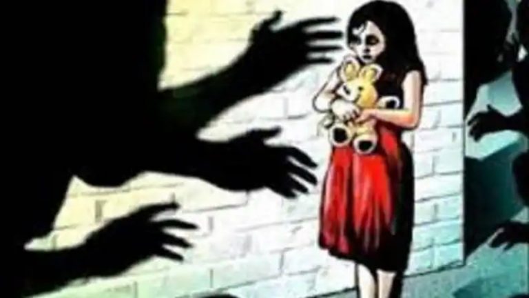 घर के बाहर खेल रही 5 साल की बच्ची हो गई गायब, बाद में फईम के घर मृत मिली: रेप के बाद हत्या की परिजन जता रहे आशंका