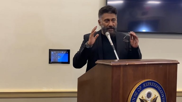 ‘कश्मीर को पश्चिमी दुनिया ने मनोरंजन पार्क बना रखा है’: जहाँ बैठती है US की सरकार, वहाँ गरजे विवेक अग्निहोत्री – हमें न सिखाएँ मानवता