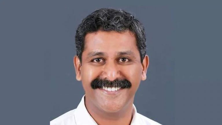 केरल में BJP नेता रंजीत श्रीनिवास के घर में घुस कर हत्या, 24 घंटे में दो मर्डर के बाद अलाप्पुझा में कर्फ्यू