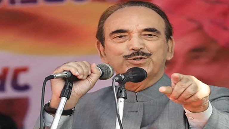 ‘लोग स्वेच्छा से धर्मांतरण कर रहे, ना कि तलवार की नोक पर’: कॉन्ग्रेसी नेता गुलाम नबी आजाद