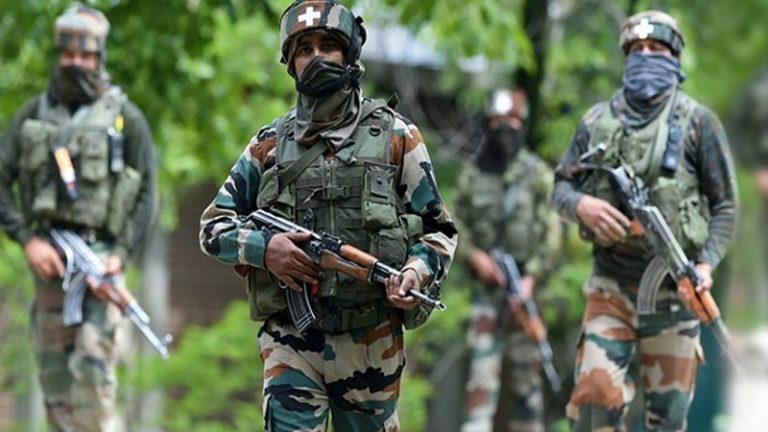 गणतंत्र दिवस पर पुलवामा जैसा अटैक कर सकते हैं आतंकी: खुफिया अलर्ट जारी, कश्मीर में जैश-ए-मोहम्मद का सहयोगी पकड़ा गया