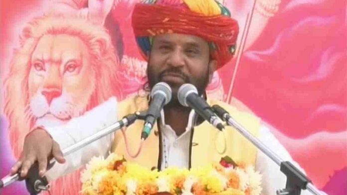 तरुण मुरारी बापू के खिलाफ केस दर्ज