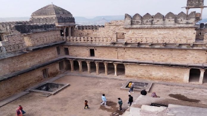 चंदेरी, मेदिनी राय, रानी मणिमाला, जौहर