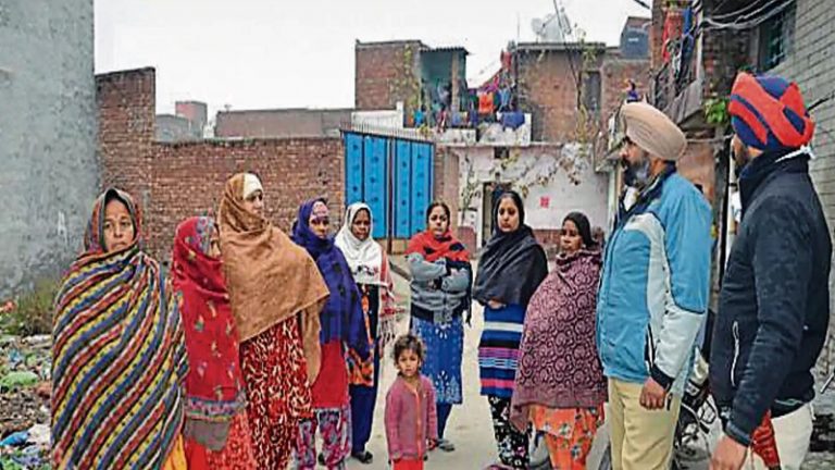 पंजाब में फिर से ‘बेअदबी’… गुरुद्वारा रेरू साहिब के पास गुटका साहिब के फटे हुए पन्ने मिले: इलाके में तनाव, FIR दर्ज