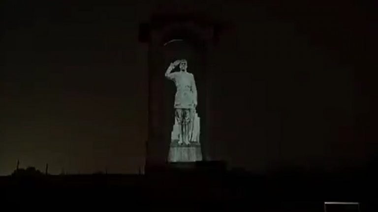 जहाँ कभी थी ब्रिटिश सम्राट जॉर्ज पंचम की स्टैच्यू, वहाँ अब नेताजी बोस की भव्य प्रतिमा: ‘पराक्रम दिवस’ पर PM मोदी ने किया अनावरण