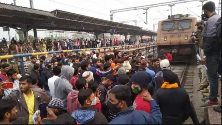 RRB-NTPC के रिजल्ट में धाँधली का आरोप, बिहार में भारी विरोध प्रदर्शन: रेलवे ने किया कमिटी की गठन