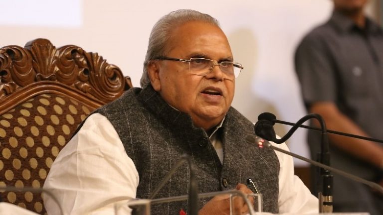‘अभी ख़त्म नहीं हुआ है किसान आंदोलन, फिर शुरू हो सकता है’: राज्यपाल सत्यपाल मलिक ने कहा – खाप के फैसले हमेशा सही