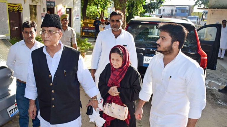 आजम खान एंड फैमिली पर टोटल 165 क्रिमिनल केस: सपा ने शेयर की पूरी लिस्ट, सबको ‘झूठे आरोप’ बता क्लीनचिट भी दे दी
