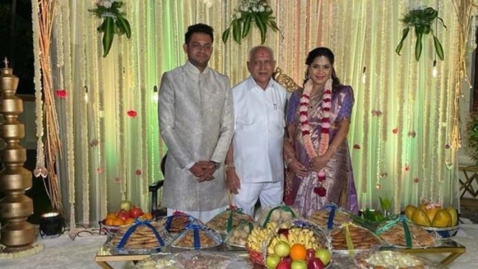सौंदर्या और नीरज येदियुरप्पा के साथ
