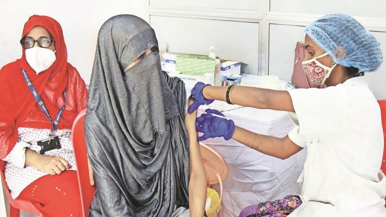 ‘टीका लगवाया तो हमारे बच्चे नहीं होंगे…’: मुस्लिम बहुल नूंह कोरोना वैक्सीनेशन में फिसड्डी, कैंपेन में दिख रही सरकार की साजिश