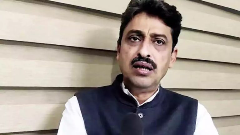 ‘मुस्लिम एक हो जाएँ तो सब मेरे पैर पकड़ेंगे, तुम लोगों ने मेरा कुत्ता बनवा दिया’: कॉन्ग्रेस से सपा में गए इमरान मसूद का नया वीडियो