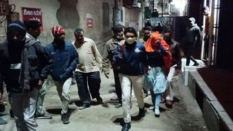 MP में ‘लव जिहाद’ : गलत ID से हिंदू लड़की के साथ था अकरम, होटल में हिंदू संगठन ने पकड़ा