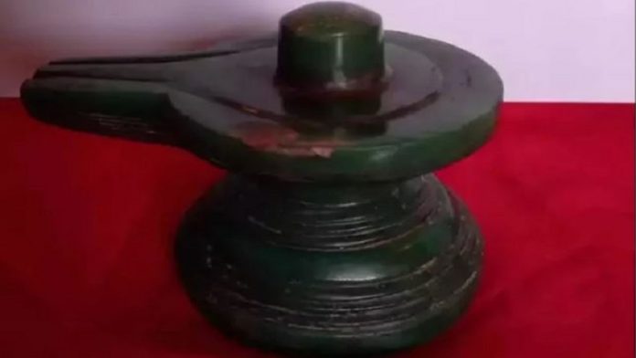 पन्ने से बना शिवलिंग