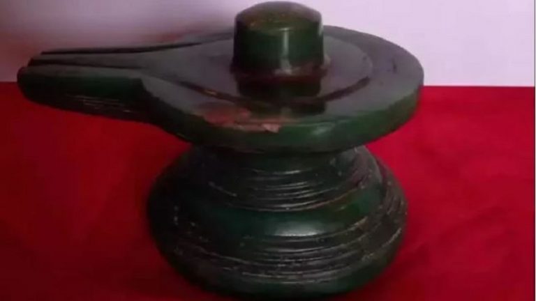 एक शिवलिंग पन्ने का भी… वजन सिर्फ 530 ग्राम और कीमत ₹500 करोड़: बुजुर्ग के लॉकर में मिला, पुलिस ने जाँच के लिए भेजा