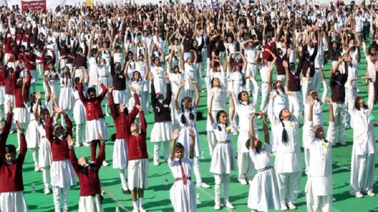 स्कूलों में ‘सूर्य नमस्कार’ का मुस्लिम लॉ बोर्ड ने किया विरोध: कहा- इस्लाम इसकी इजाजत नहीं देता, दूर रहे छात्र-छात्राएँ